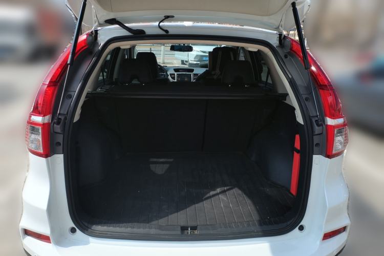 Used Honda CR-V 2015 2.4L two-wheel drive luxury version Trunk