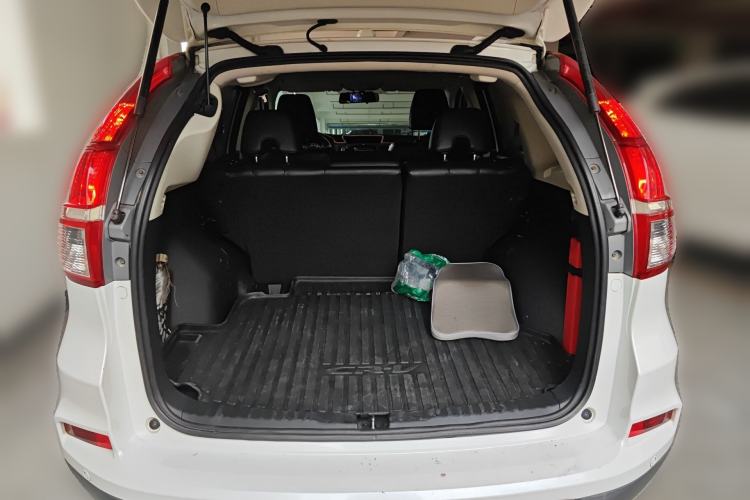 Used Honda CR-V 2015 2.4L Four-Wheel Drive Prestige Edition Trunk