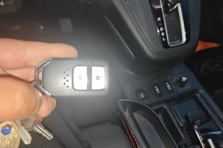 Used Honda CR-V 2015 2.4L two-wheel drive luxury version Vehicle Key