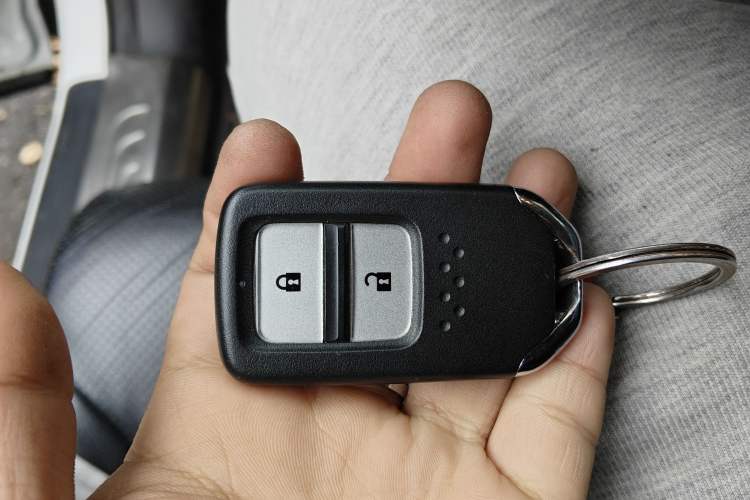 Used Honda CR-V 2015 2.4L two-wheel drive luxury version Vehicle Key