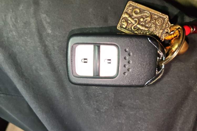 Used Honda CR-V 2015 2.4L two-wheel drive luxury version Vehicle Key