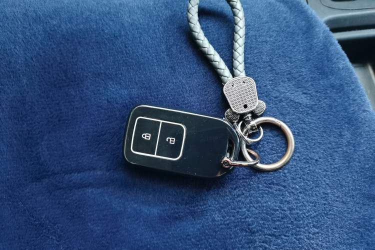 Used Honda CR-V 2015 2.4L four-wheel drive luxury version Vehicle Key