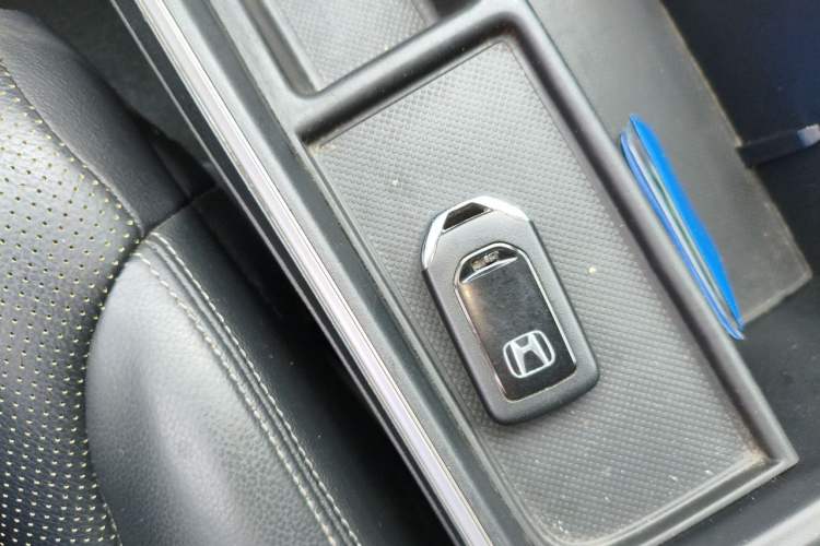 Used Honda CR-V 2015 2.4L Four-Wheel Drive Prestige Edition Vehicle Key