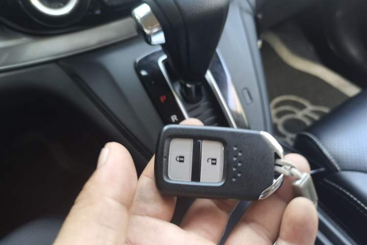 Used Honda CR-V 2015 2.0L two-wheel drive urban version Vehicle Key