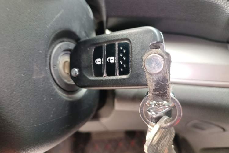 Used Honda CR-V 2015 2.0L two-wheel drive urban version Vehicle Key