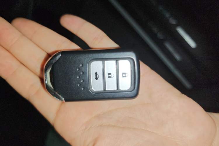 Used Honda CR-V 2015 2.0L two-wheel drive urban version Vehicle Key