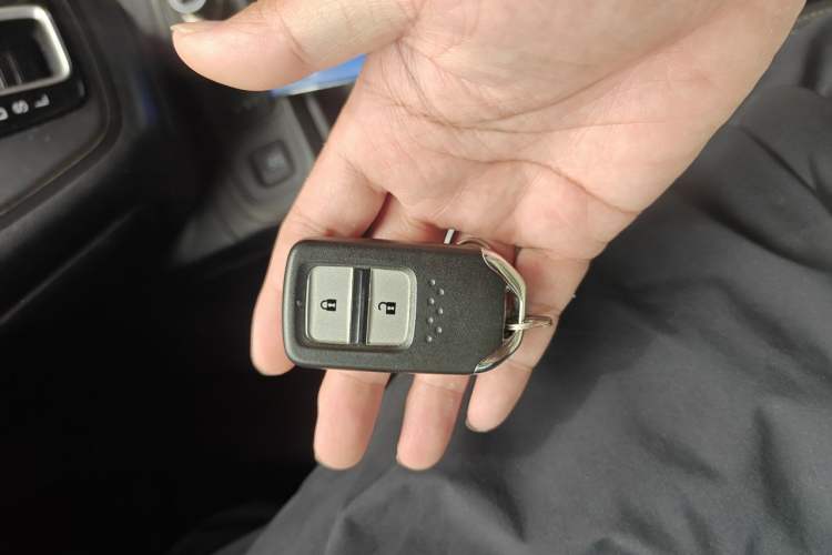 Used Honda CR-V 2015 2.4L two-wheel drive luxury version Vehicle Key