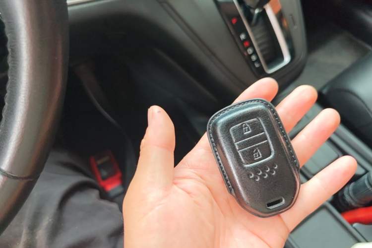 Used Honda CR-V 2015 2.4L two-wheel drive luxury version Vehicle Key