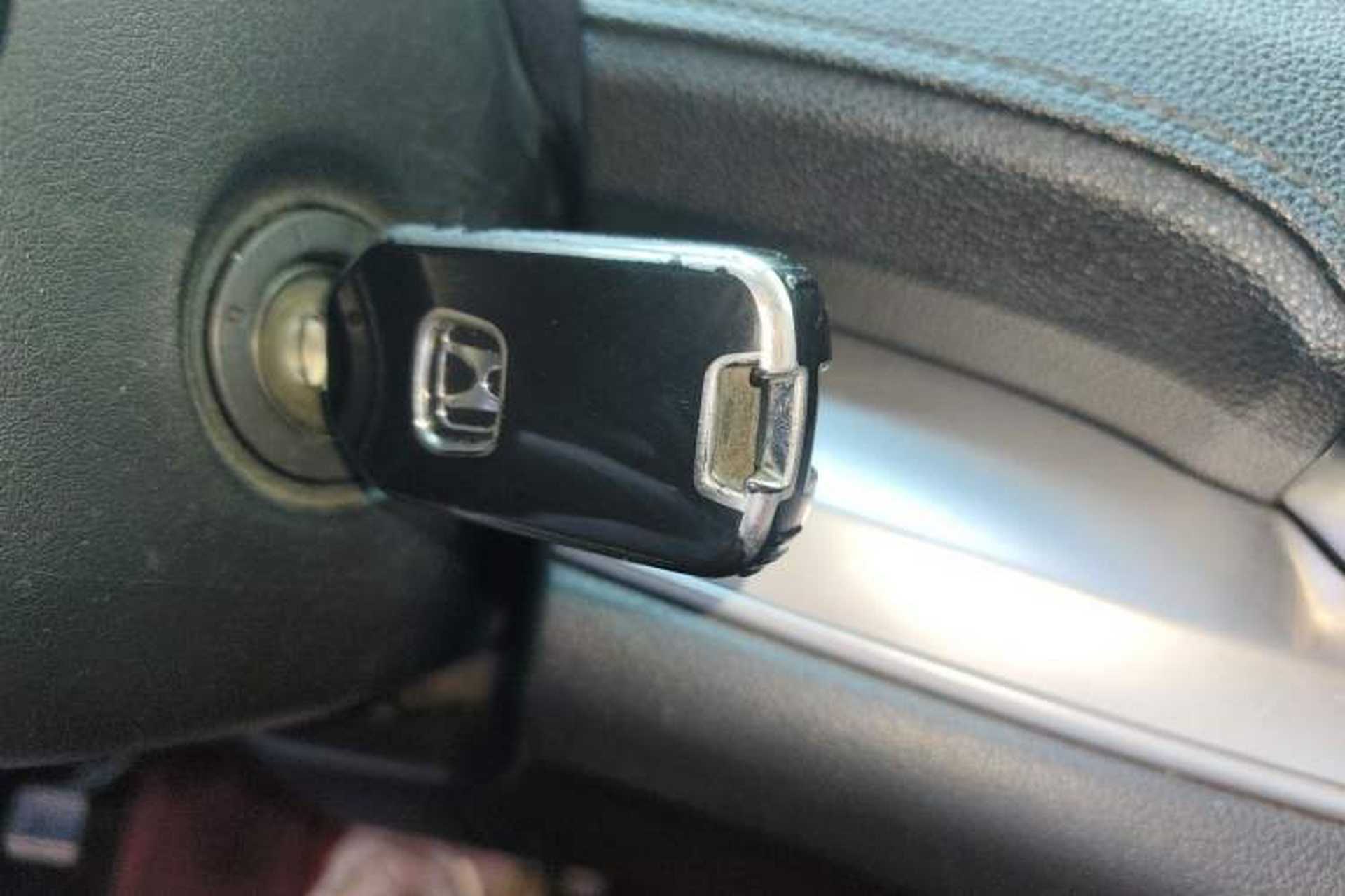 Used Honda CR-V 2015 2.0L two-wheel drive urban version Vehicle Key