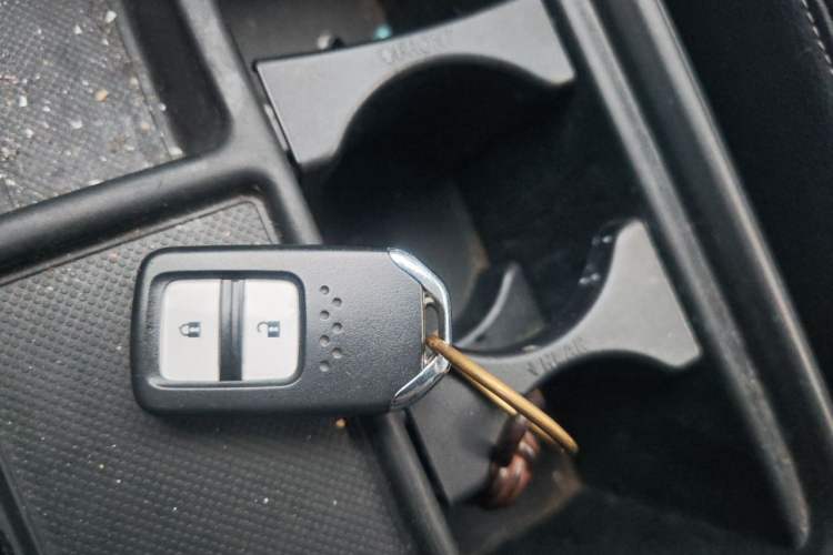 Used Honda CR-V 2015 2.4L two-wheel drive luxury version Vehicle Key