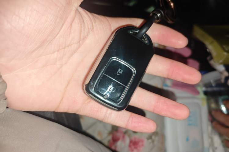 Used Honda CR-V 2015 2.4L two-wheel drive luxury version Vehicle Key
