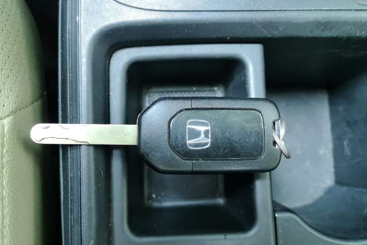 Used Honda CR-V 2015 2.0L two-wheel drive urban version Vehicle Key