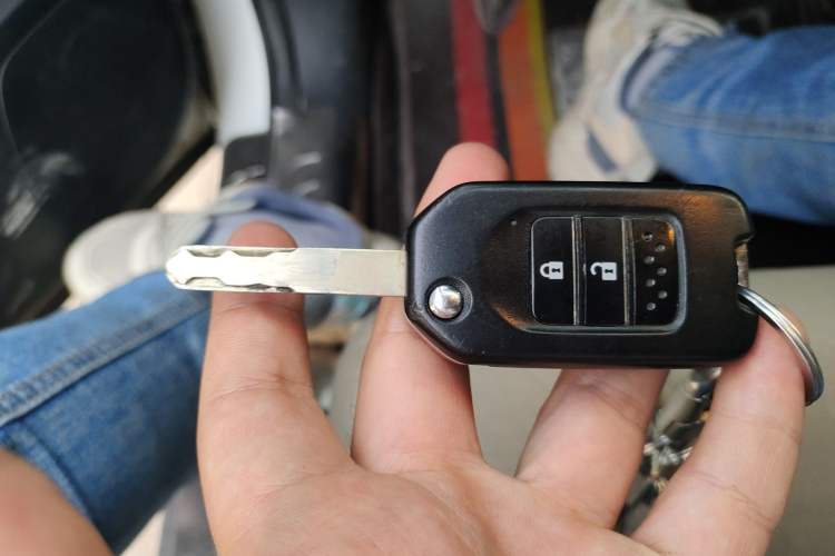 Used Honda CR-V 2015 2.0L two-wheel drive urban version Vehicle Key