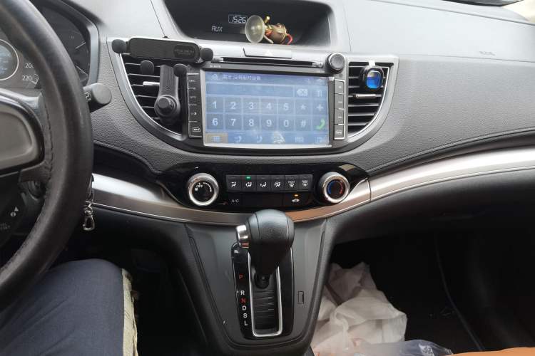 Used Honda CR-V 2016 2.0L two-wheel drive Urban Edition Audio And AC Panel