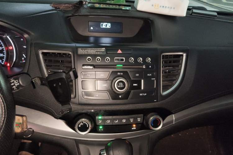 Used Honda CR-V 2016 2.0L two-wheel drive Urban Edition Audio And AC Panel
