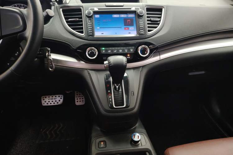 Used Honda CR-V 2016 2.0L two-wheel drive Urban Edition Audio And AC Panel