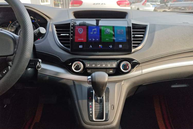 Used Honda CR-V 2016 2.0L two-wheel drive Urban Edition Audio And AC Panel