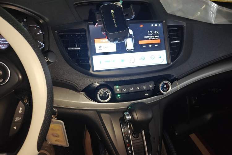 Used Honda CR-V 2016 2.0L two-wheel drive Urban Edition Audio And AC Panel