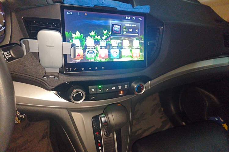 Used Honda CR-V 2016 2.0L two-wheel drive Urban Edition Audio And AC Panel