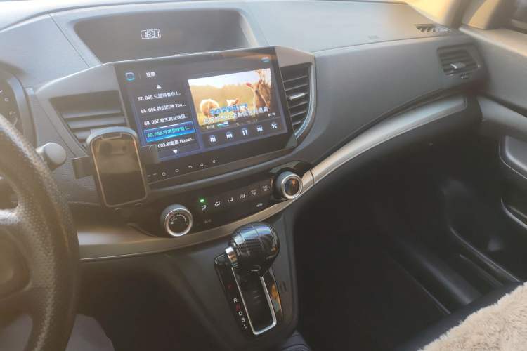 Used Honda CR-V 2016 2.0L two-wheel drive Urban Edition Audio And AC Panel
