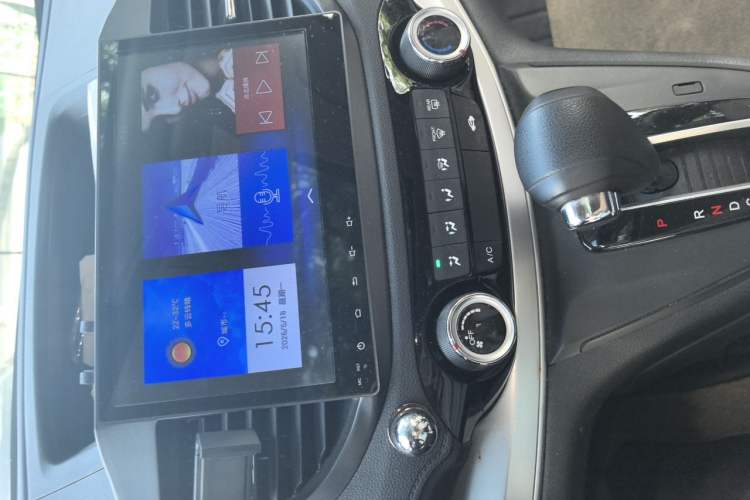 Used Honda CR-V 2016 2.0L two-wheel drive Urban Edition Audio And AC Panel