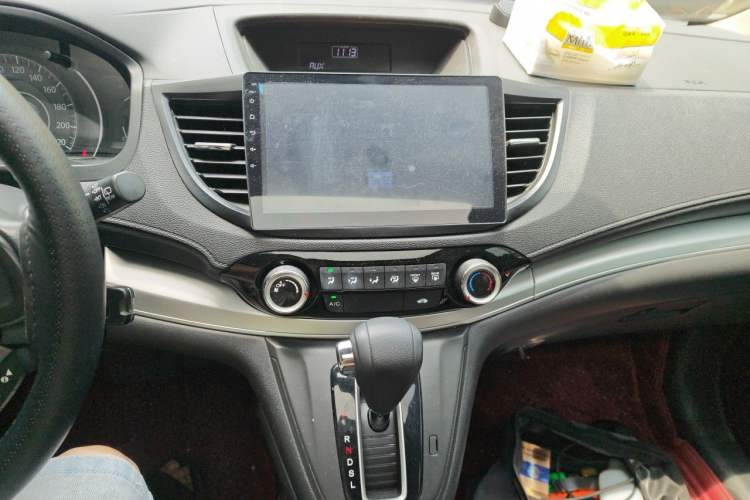 Used Honda CR-V 2016 2.0L two-wheel drive Urban Edition Audio And AC Panel