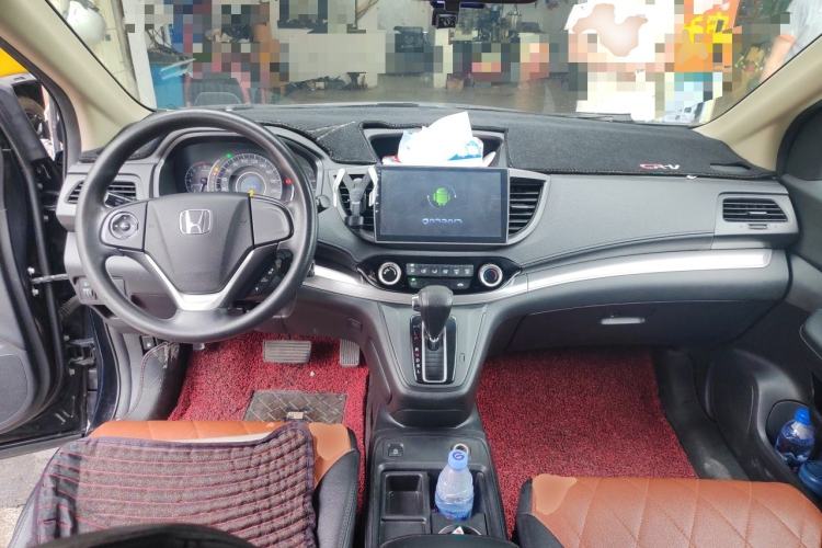 Used Honda CR-V 2016 2.0L Two-Wheel Drive Classic Edition Center Console