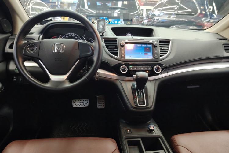 Used Honda CR-V 2016 2.0L two-wheel drive Urban Edition Center Console
