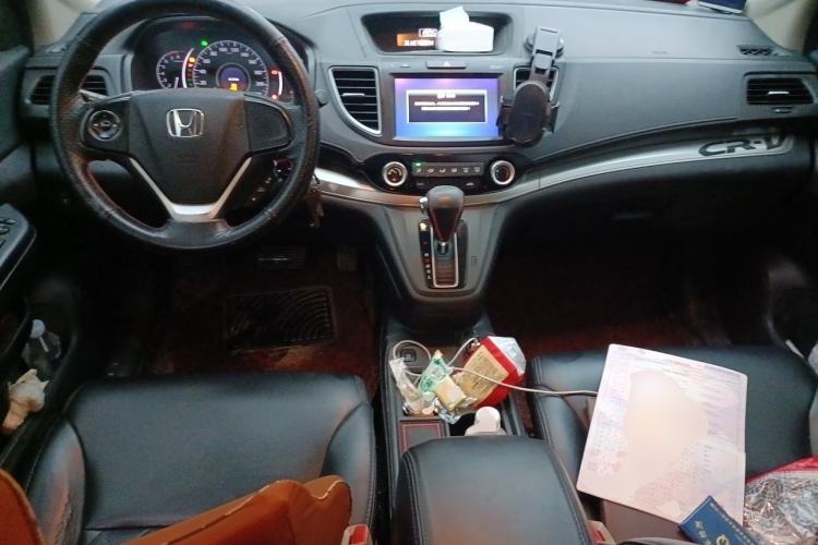 Used Honda CR-V 2016 2.0L two-wheel drive Urban Edition Center Console