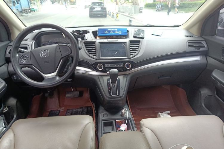 Used Honda CR-V 2016 2.0L Two-Wheel Drive Classic Edition Center Console