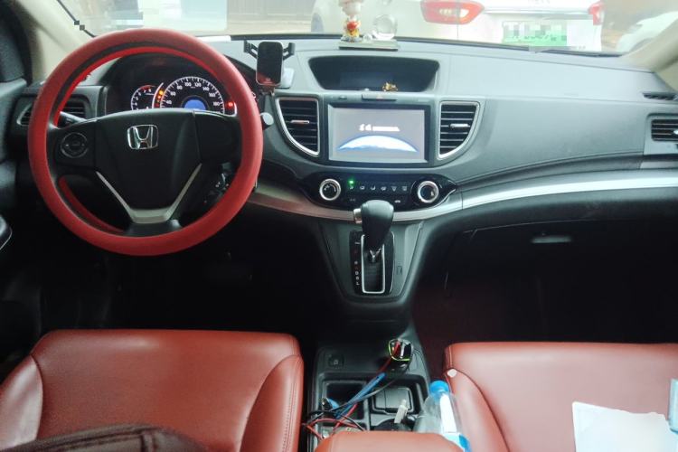 Used Honda CR-V 2016 2.0L two-wheel drive Urban Edition Center Console