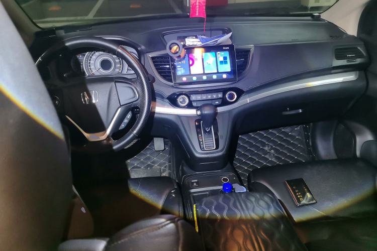 Used Honda CR-V 2016 2.0L two-wheel drive Urban Edition Center Console