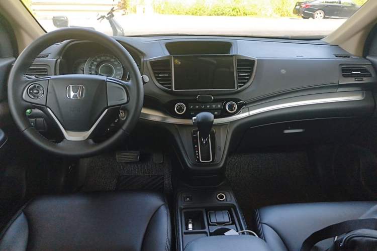 Used Honda CR-V 2016 2.0L two-wheel drive Urban Edition Center Console