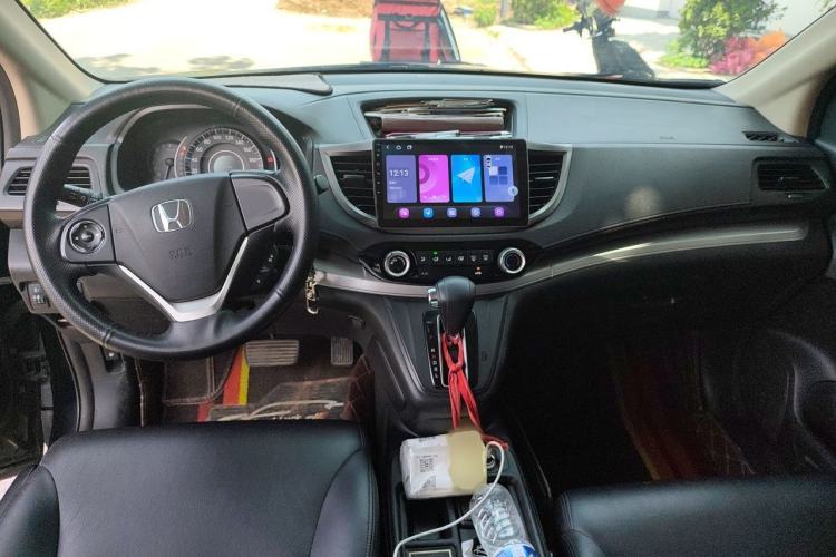 Used Honda CR-V 2016 2.0L Two-Wheel Drive Classic Edition Center Console