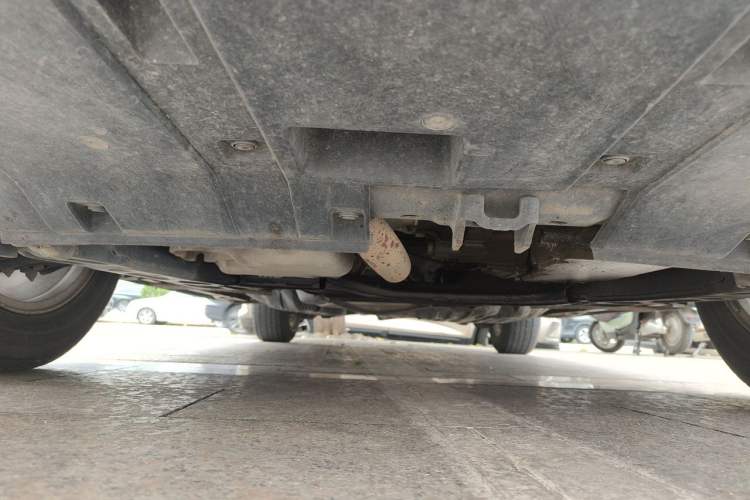 Used Honda CR-V 2016 2.0L two-wheel drive Urban Edition Chassis Front