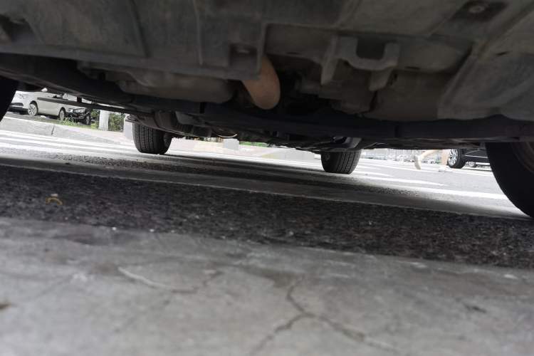 Used Honda CR-V 2016 2.0L two-wheel drive Urban Edition Chassis Front