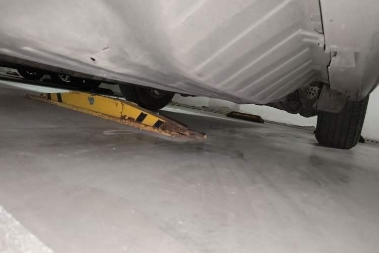 Used Honda CR-V 2016 2.0L two-wheel drive Urban Edition Chassis Front Left