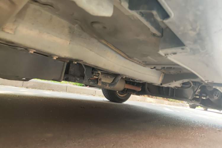 Used Honda CR-V 2016 2.0L two-wheel drive Urban Edition Chassis Front Left