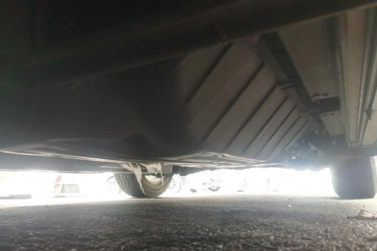 Used Honda CR-V 2016 2.0L two-wheel drive Urban Edition Chassis Front Left