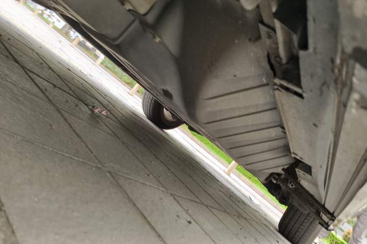 Used Honda CR-V 2016 2.0L two-wheel drive Urban Edition Chassis Front Left