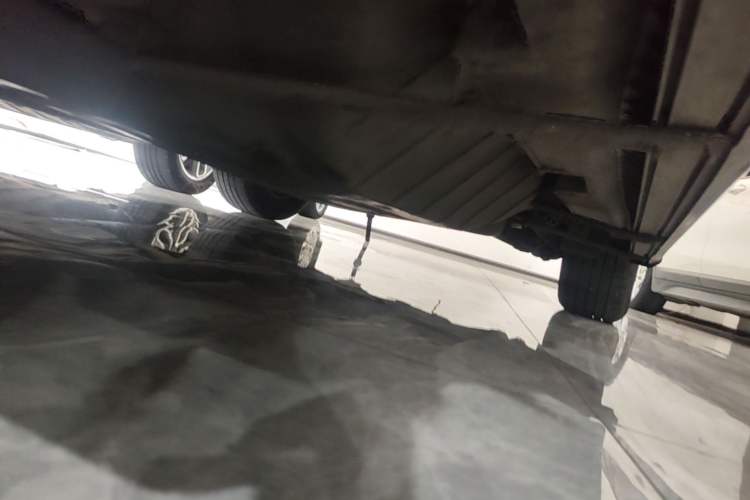Used Honda CR-V 2016 2.0L two-wheel drive Urban Edition Chassis Front Left