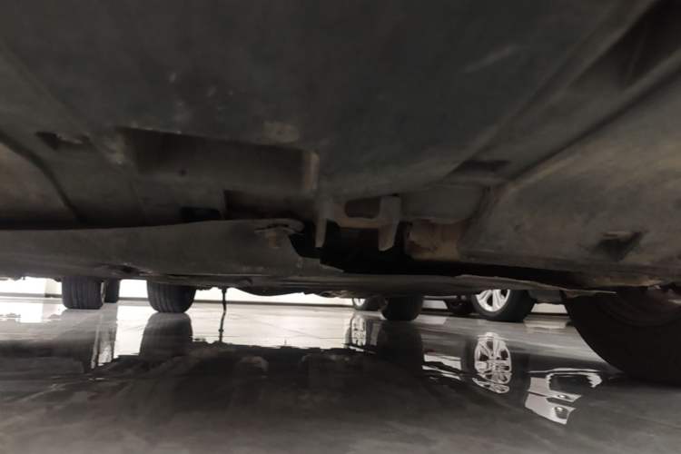 Used Honda CR-V 2016 2.0L two-wheel drive Urban Edition Chassis Front