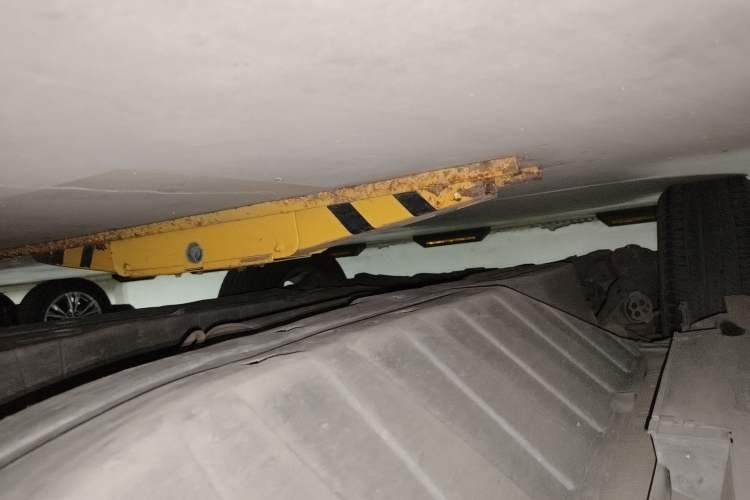 Used Honda CR-V 2016 2.0L two-wheel drive Urban Edition Chassis Front Right