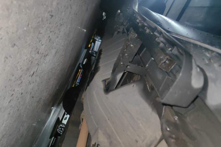 Used Honda CR-V 2016 2.0L two-wheel drive Urban Edition Chassis Front Right
