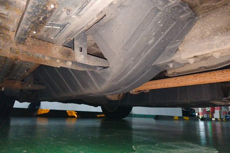 Used Honda CR-V 2016 2.0L two-wheel drive Urban Edition Chassis Front Right