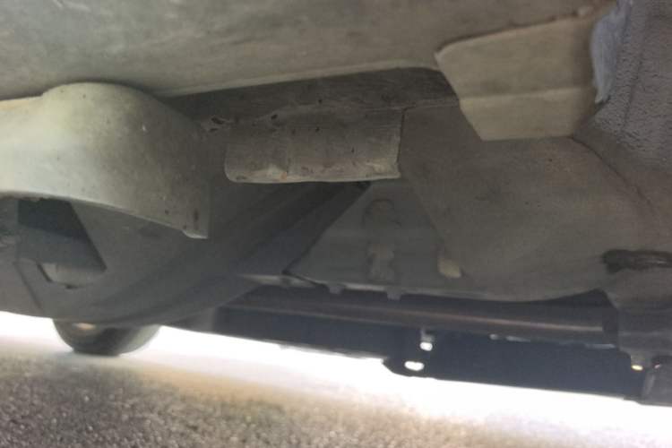Used Honda CR-V 2016 2.0L two-wheel drive Urban Edition Chassis Front Right