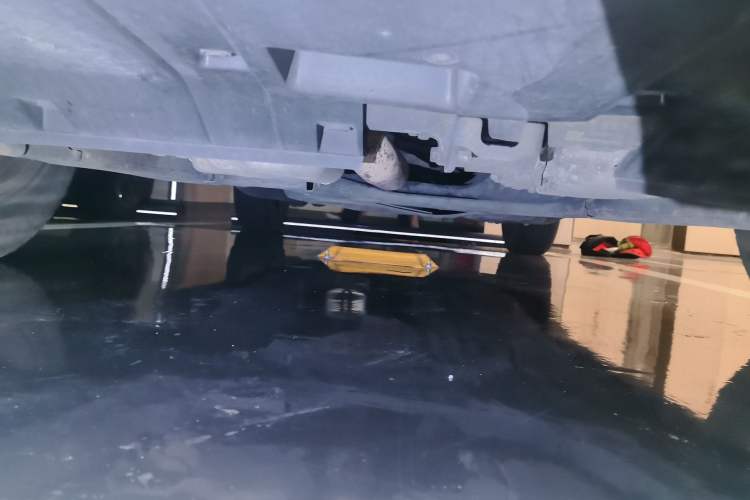 Used Honda CR-V 2016 2.0L two-wheel drive Urban Edition Chassis Front