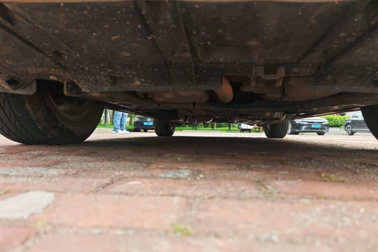 Used Honda CR-V 2016 2.0L two-wheel drive Urban Edition Chassis Front