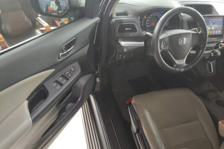 Used Honda CR-V 2016 2.0L two-wheel drive Urban Edition Driver Seat
