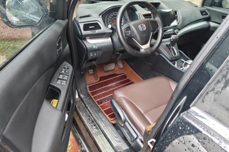 Used Honda CR-V 2016 2.0L two-wheel drive Urban Edition Driver Seat